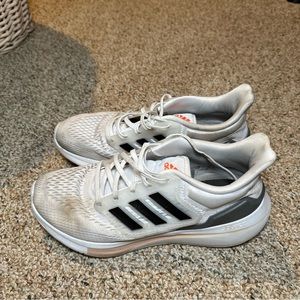 Adidas Q21 white Tennis shoes